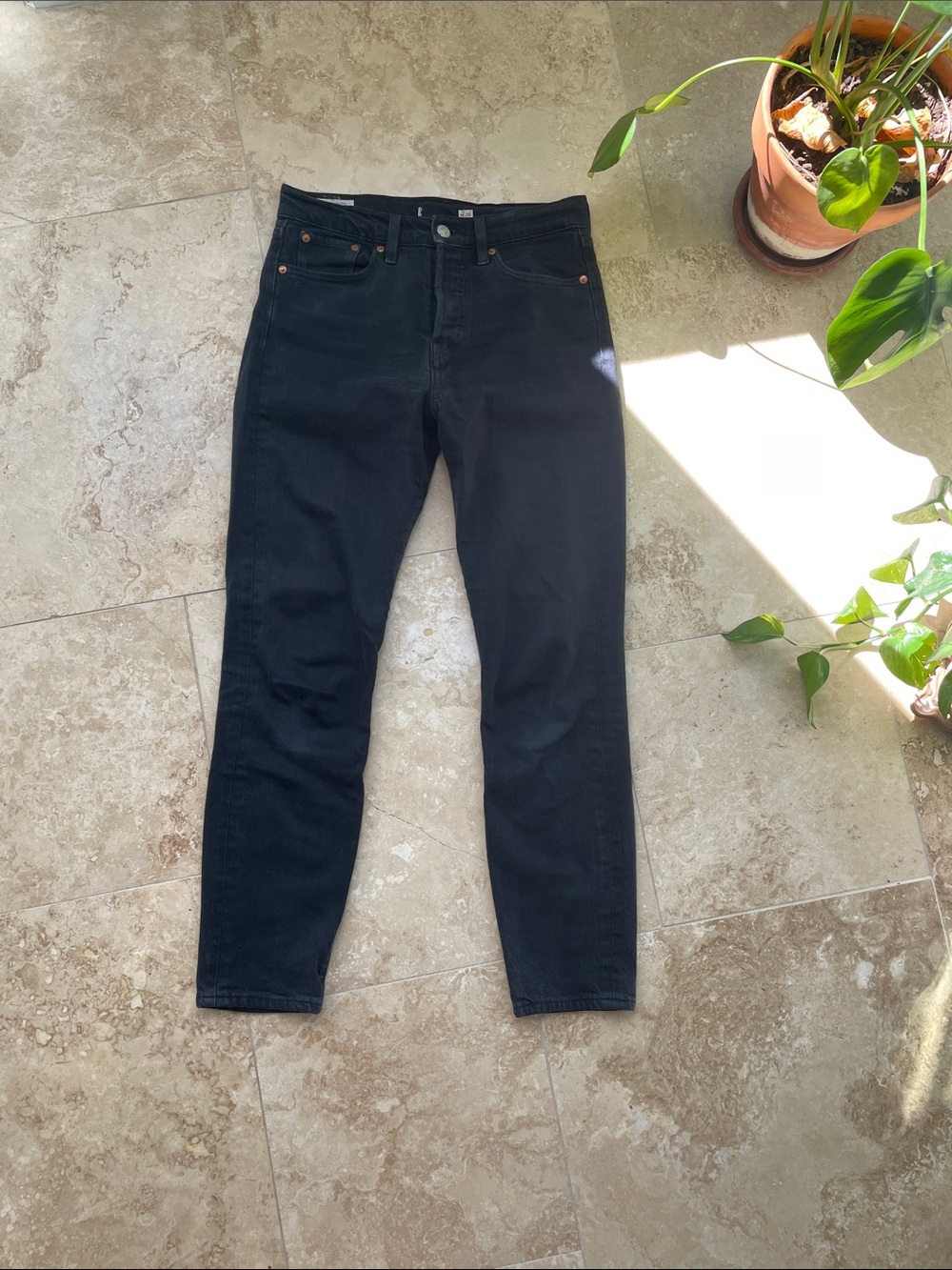 Levi's High-Rise Black Straight Leg Jeans